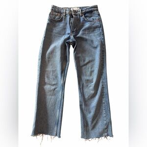 ZARA Blue Denim Jeans straight leg size 4 inseam 26.5”